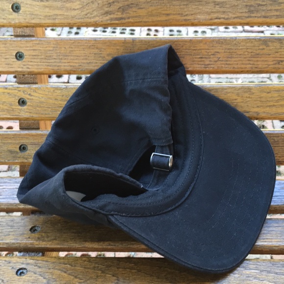 Dab hat full black 6 panel style cap with adjustable back strap and buckle - Picture 5 of 16